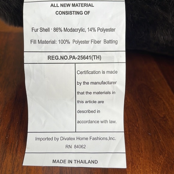 NEVER USED SOFT CHOCOLATE MINK FAUX FUR ACCENT PILLOW - Picture 4 of 8